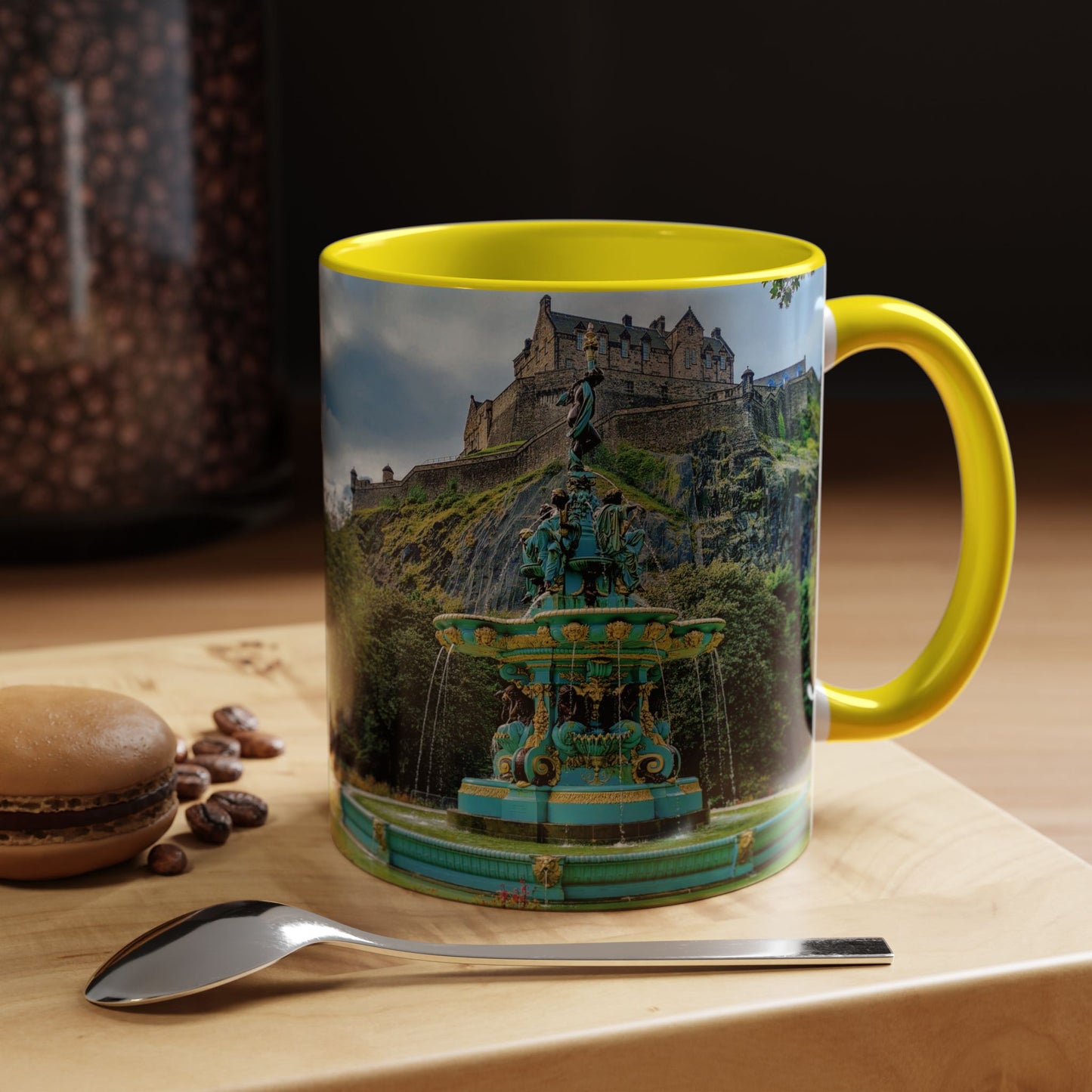 Tasses décoratives Écosse en gros plan - Scènes variées (jaune)