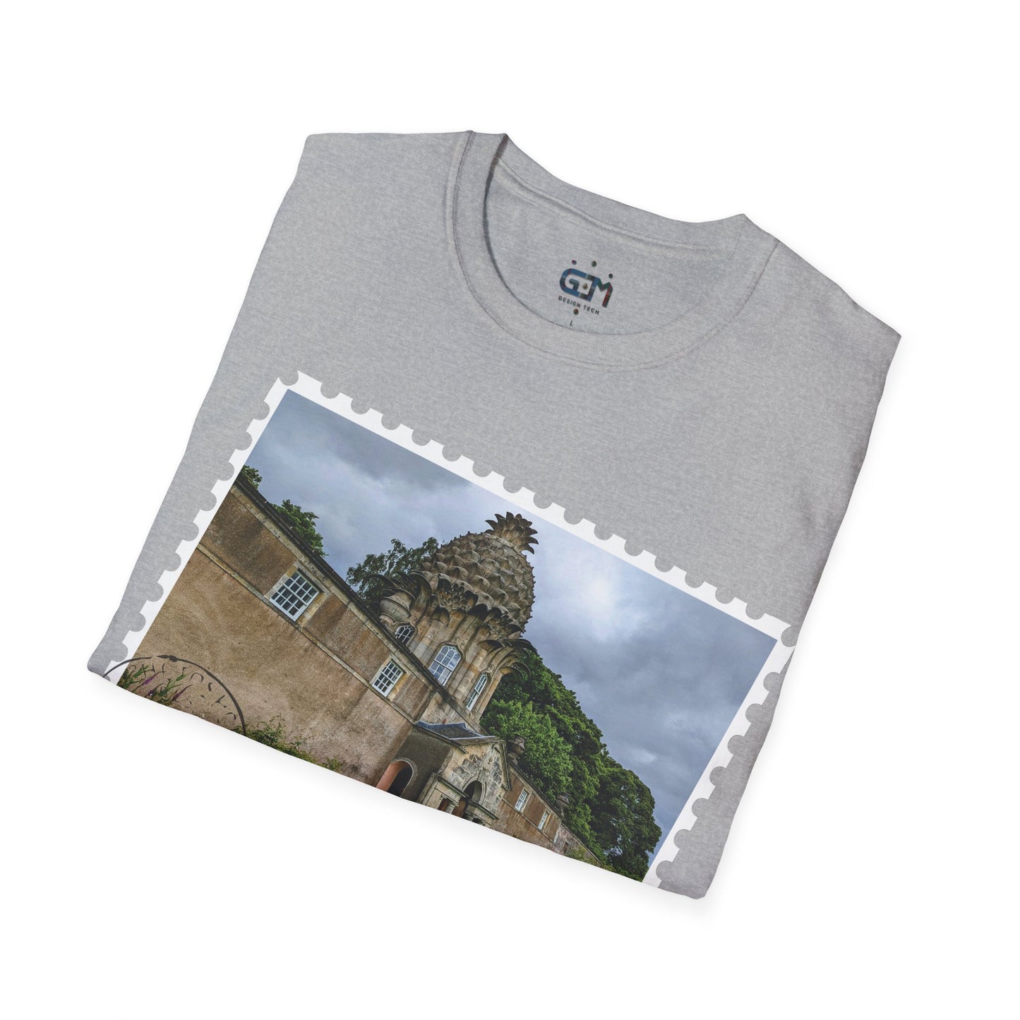 تي شيرت Postcard Dunmore Pineapple Photo Softstyle، تي شيرت للجنسين، قميص اسكتلندا، ألوان مختلفة
