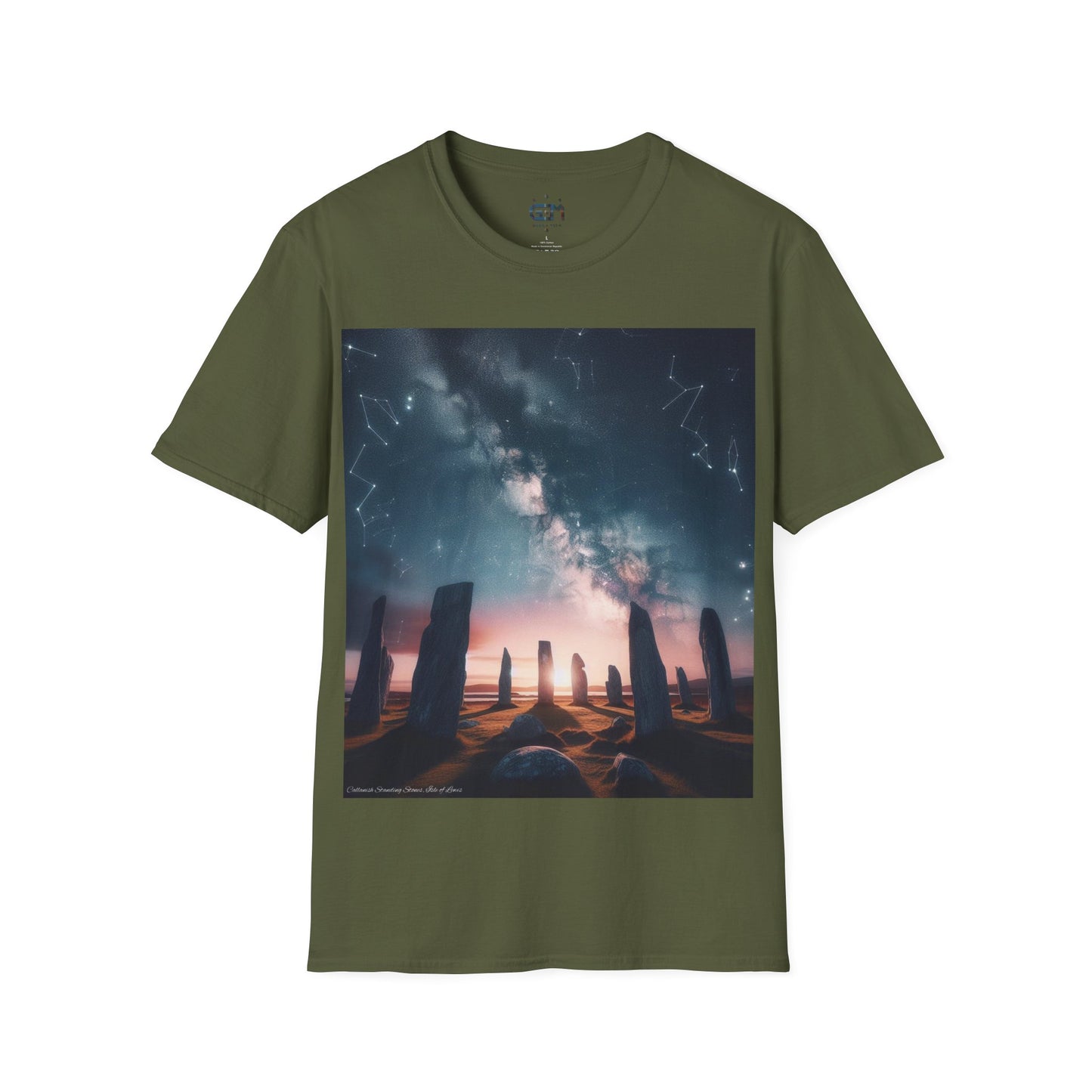 تي شيرت Callanish Standing Stones - Isle of Lewis Softstyle، تي شيرت للجنسين، معالم اسكتلندية، ألوان مختلفة