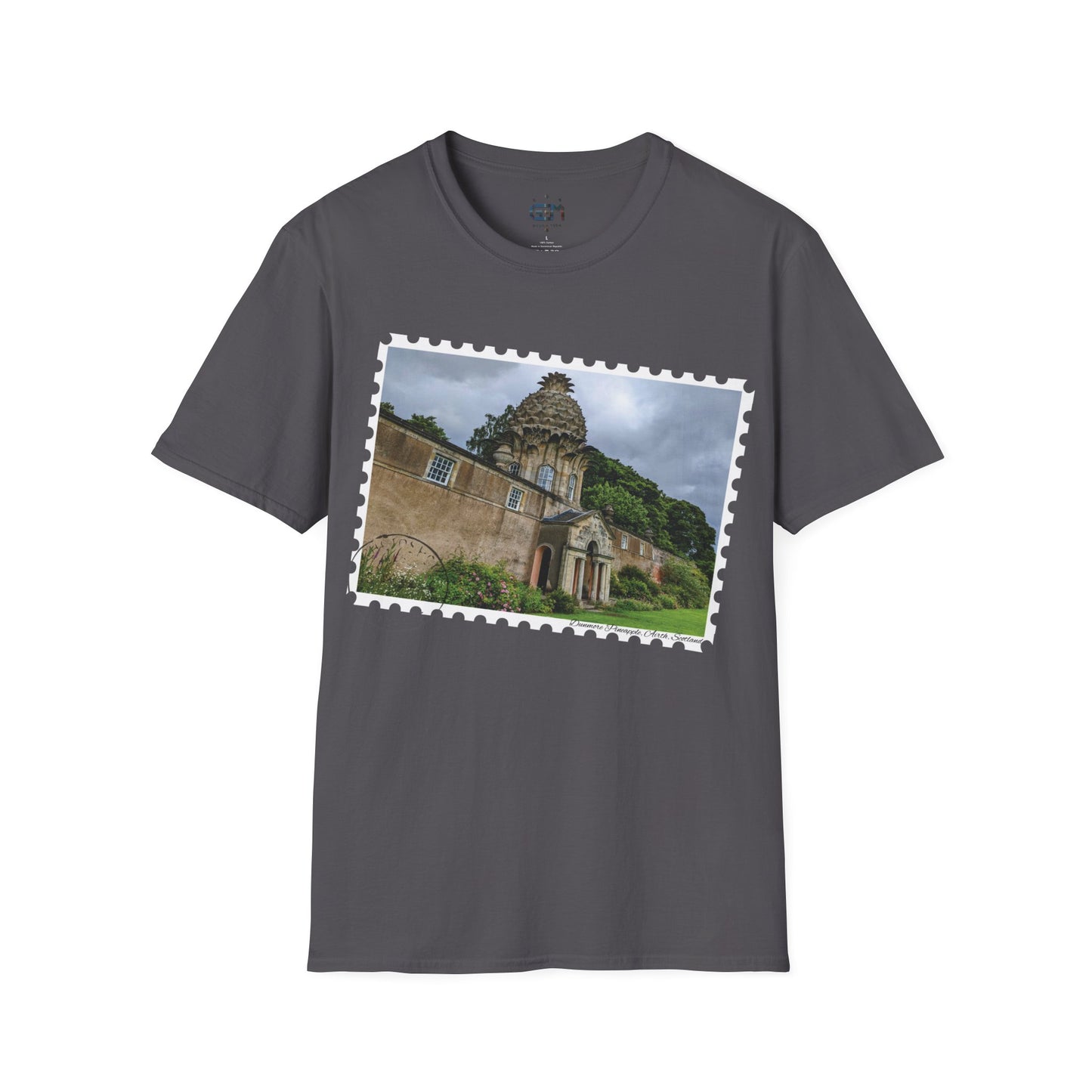 تي شيرت Postcard Dunmore Pineapple Photo Softstyle، تي شيرت للجنسين، قميص اسكتلندا، ألوان مختلفة