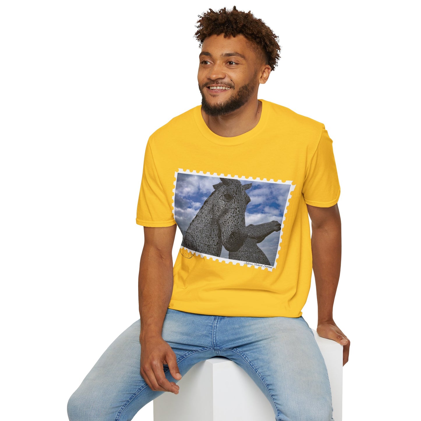 تي شيرت Postcard Kelpies Photo Softstyle، تي شيرت للجنسين، قميص اسكتلندا، ألوان مختلفة