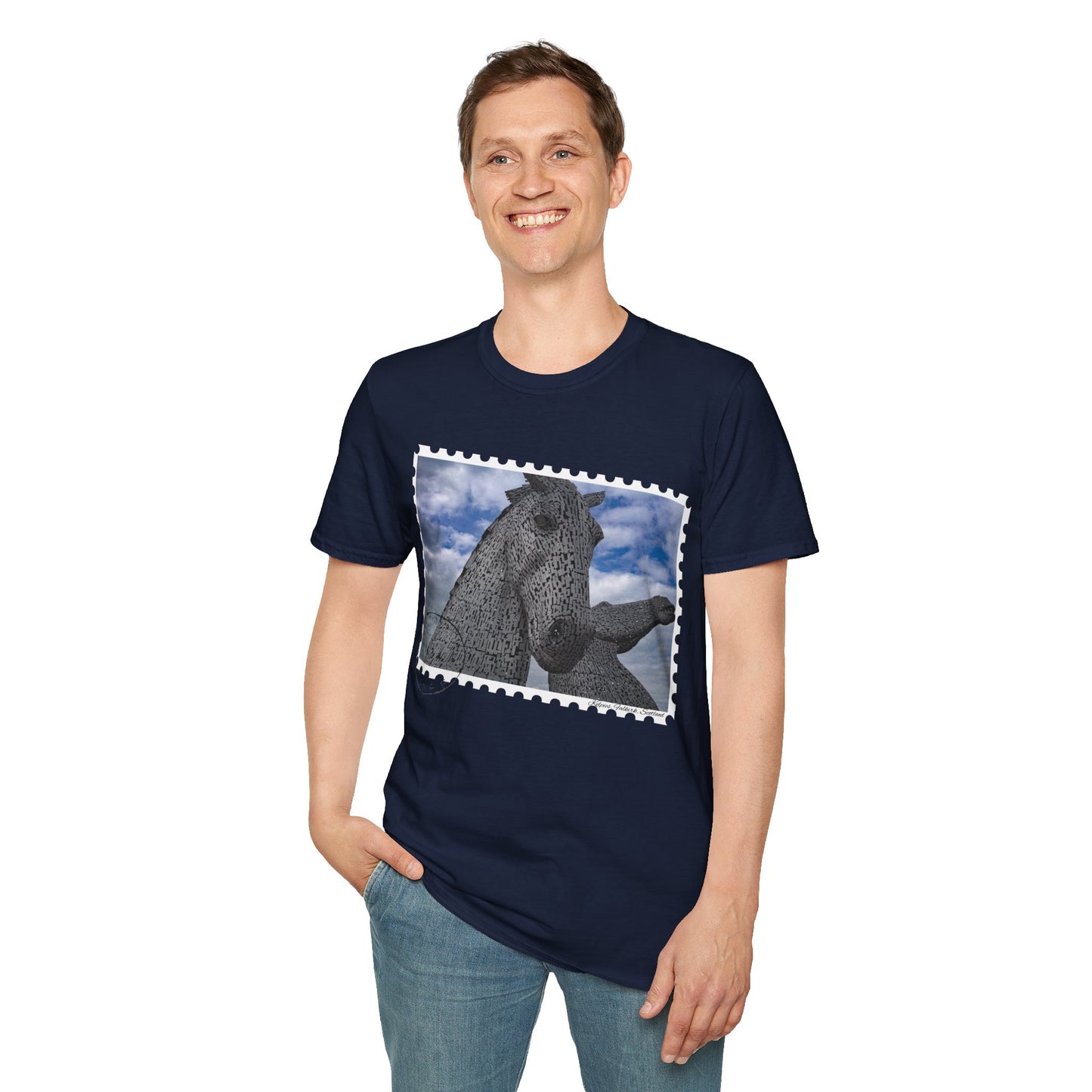 تي شيرت Postcard Kelpies Photo Softstyle، تي شيرت للجنسين، قميص اسكتلندا، ألوان مختلفة
