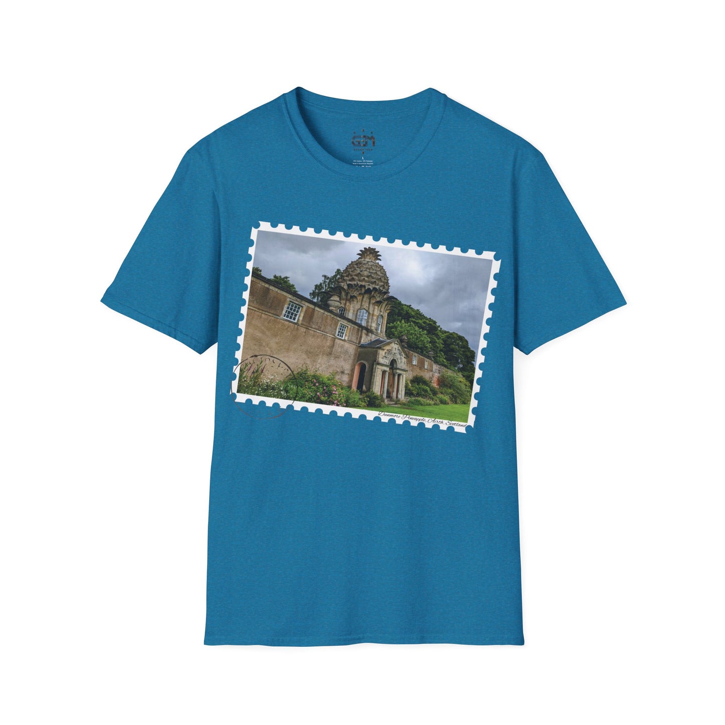 تي شيرت Postcard Dunmore Pineapple Photo Softstyle، تي شيرت للجنسين، قميص اسكتلندا، ألوان مختلفة