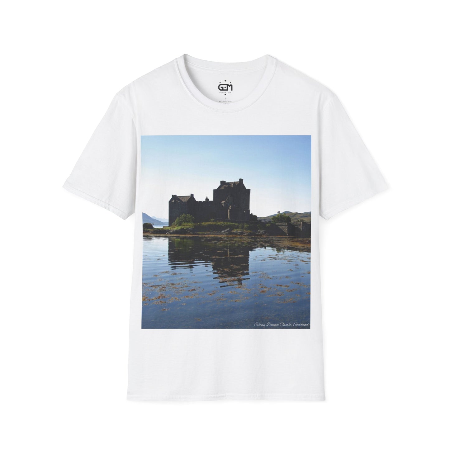تي شيرت Eilean Donan Castle Photo Softstyle، تي شيرت للجنسين، قميص اسكتلندا، معلم اسكتلندي، طبيعة، مشهد، ألوان مختلفة