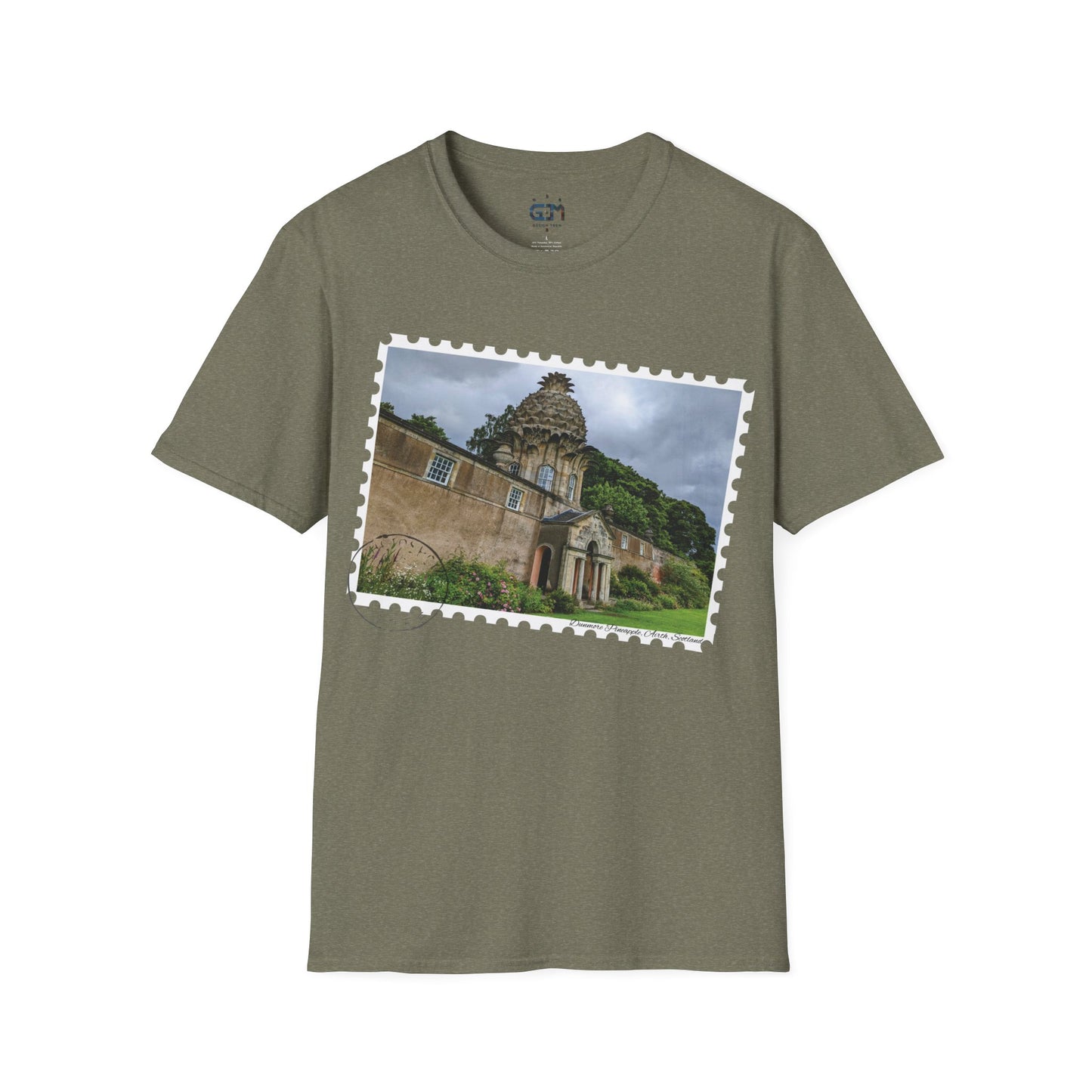تي شيرت Postcard Dunmore Pineapple Photo Softstyle، تي شيرت للجنسين، قميص اسكتلندا، ألوان مختلفة