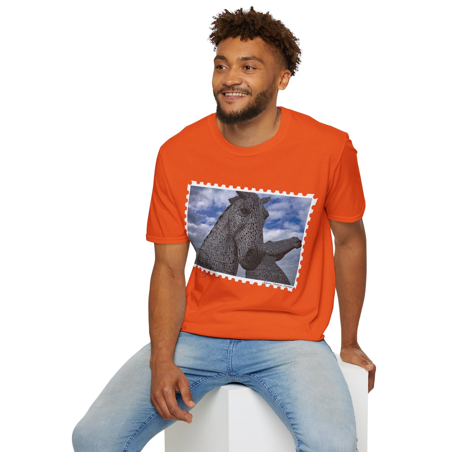 تي شيرت Postcard Kelpies Photo Softstyle، تي شيرت للجنسين، قميص اسكتلندا، ألوان مختلفة