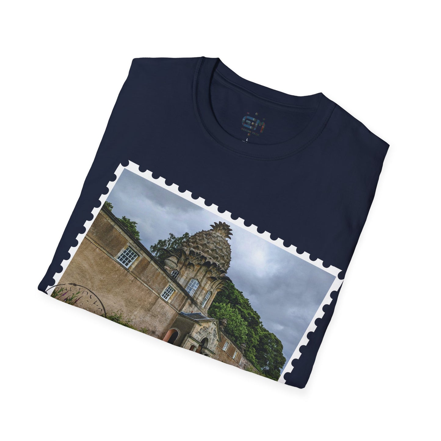 تي شيرت Postcard Dunmore Pineapple Photo Softstyle، تي شيرت للجنسين، قميص اسكتلندا، ألوان مختلفة