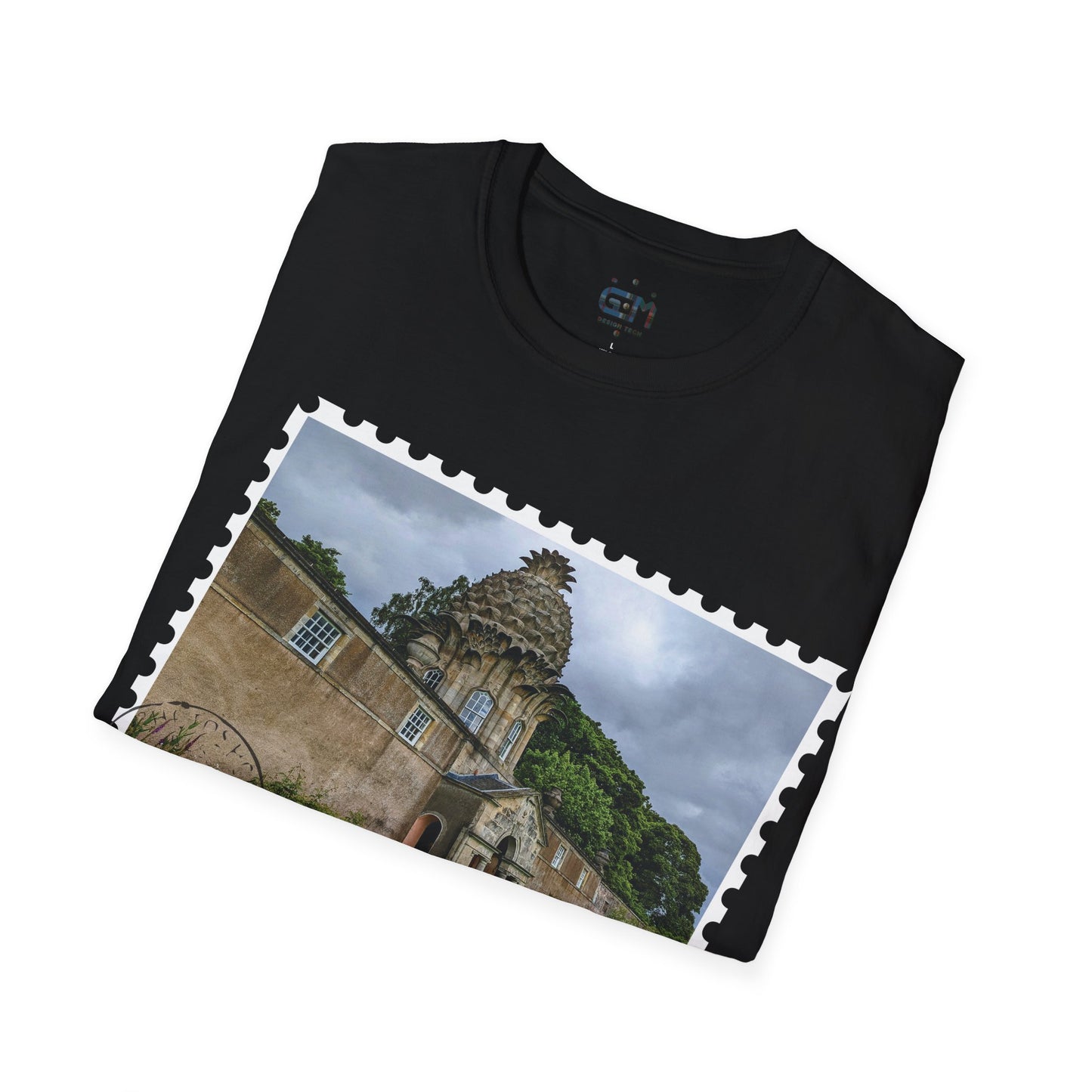 تي شيرت Postcard Dunmore Pineapple Photo Softstyle، تي شيرت للجنسين، قميص اسكتلندا، ألوان مختلفة