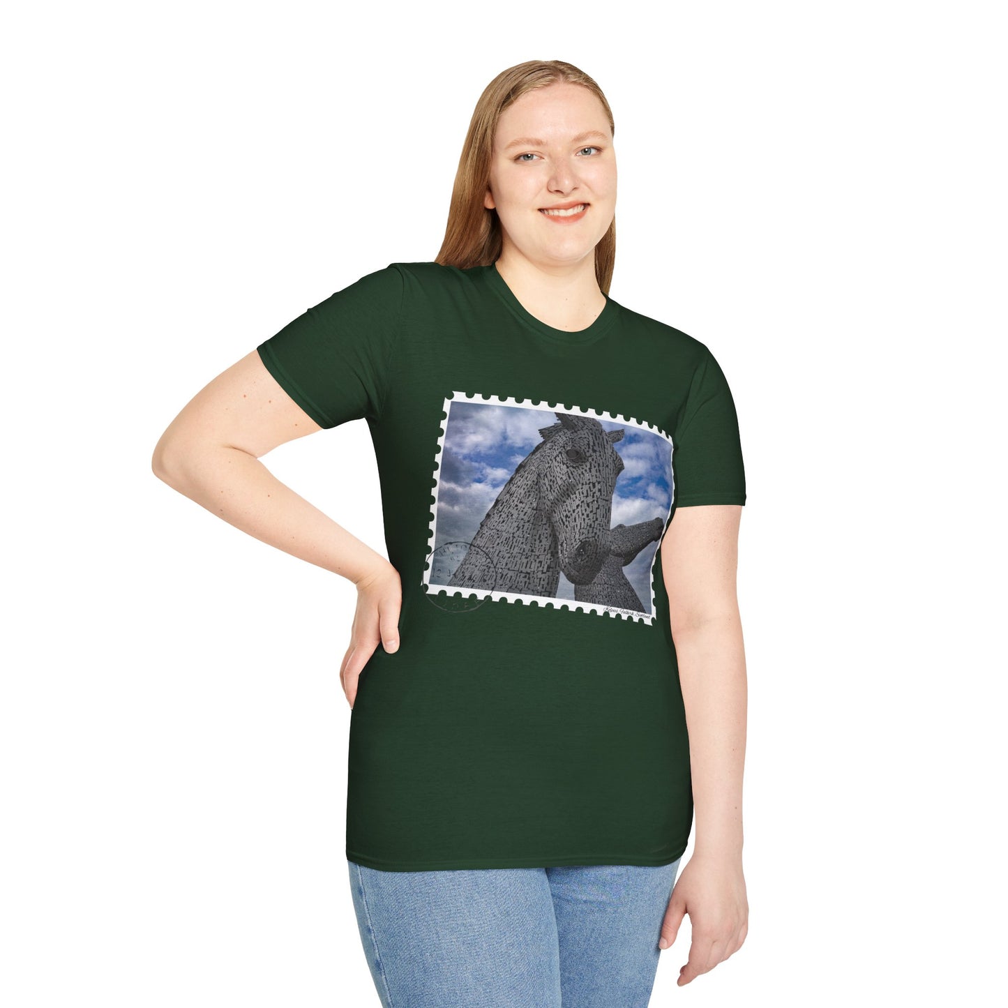 تي شيرت Postcard Kelpies Photo Softstyle، تي شيرت للجنسين، قميص اسكتلندا، ألوان مختلفة