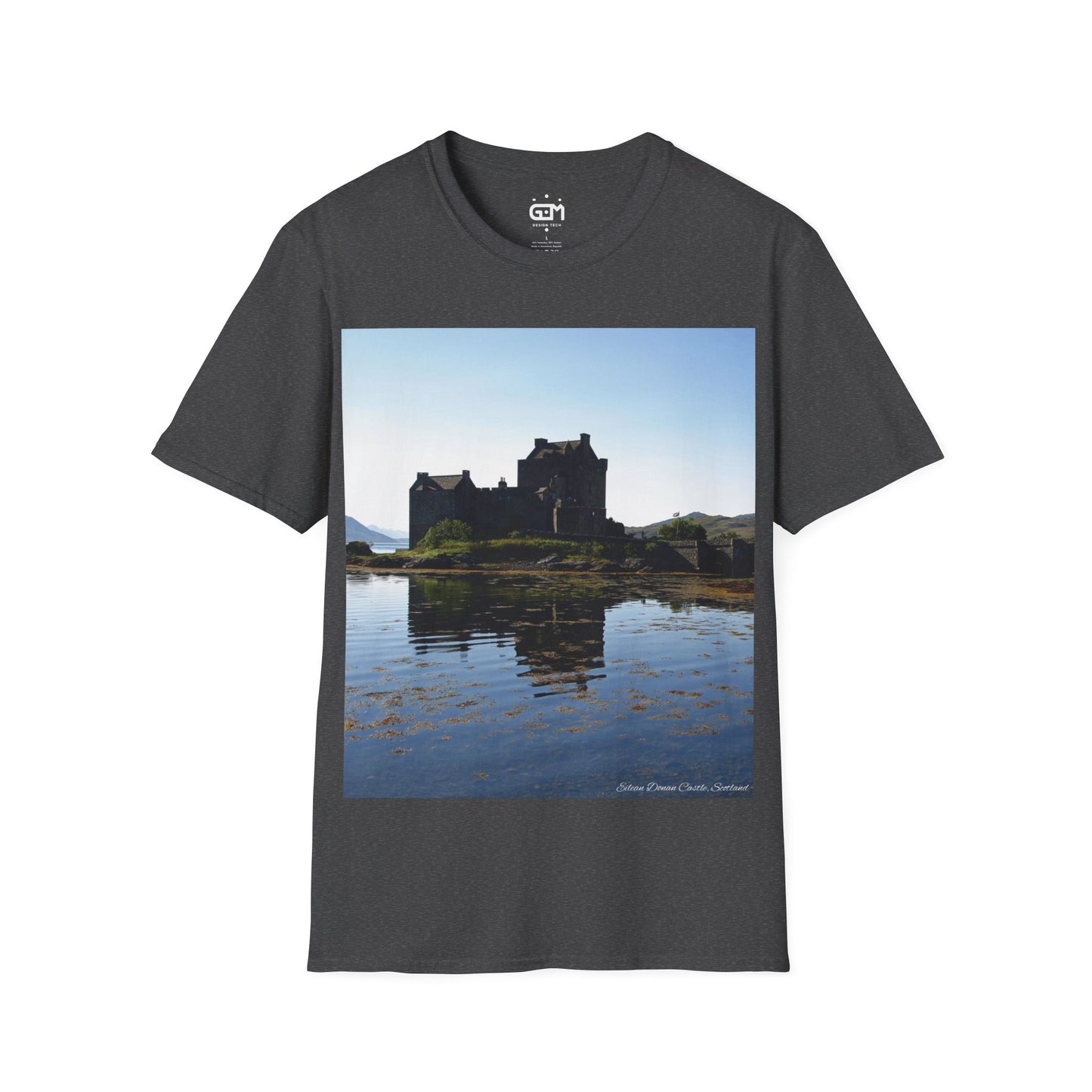 تي شيرت Eilean Donan Castle Photo Softstyle، تي شيرت للجنسين، قميص اسكتلندا، معلم اسكتلندي، طبيعة، مشهد، ألوان مختلفة