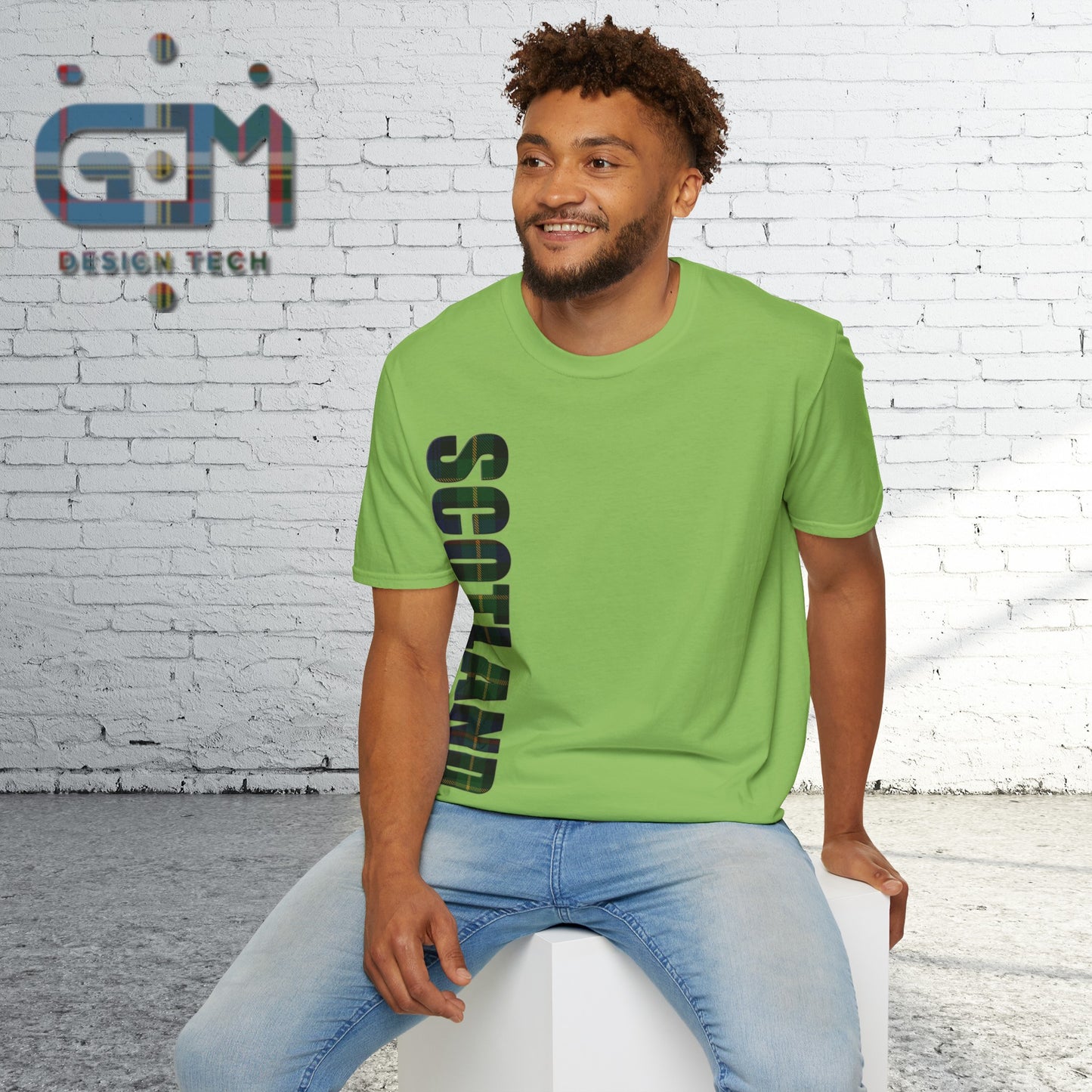 Scotland Lettering Farquharson Tartan Softstyle T-Shirt, Tee Unisexe, Différentes couleurs