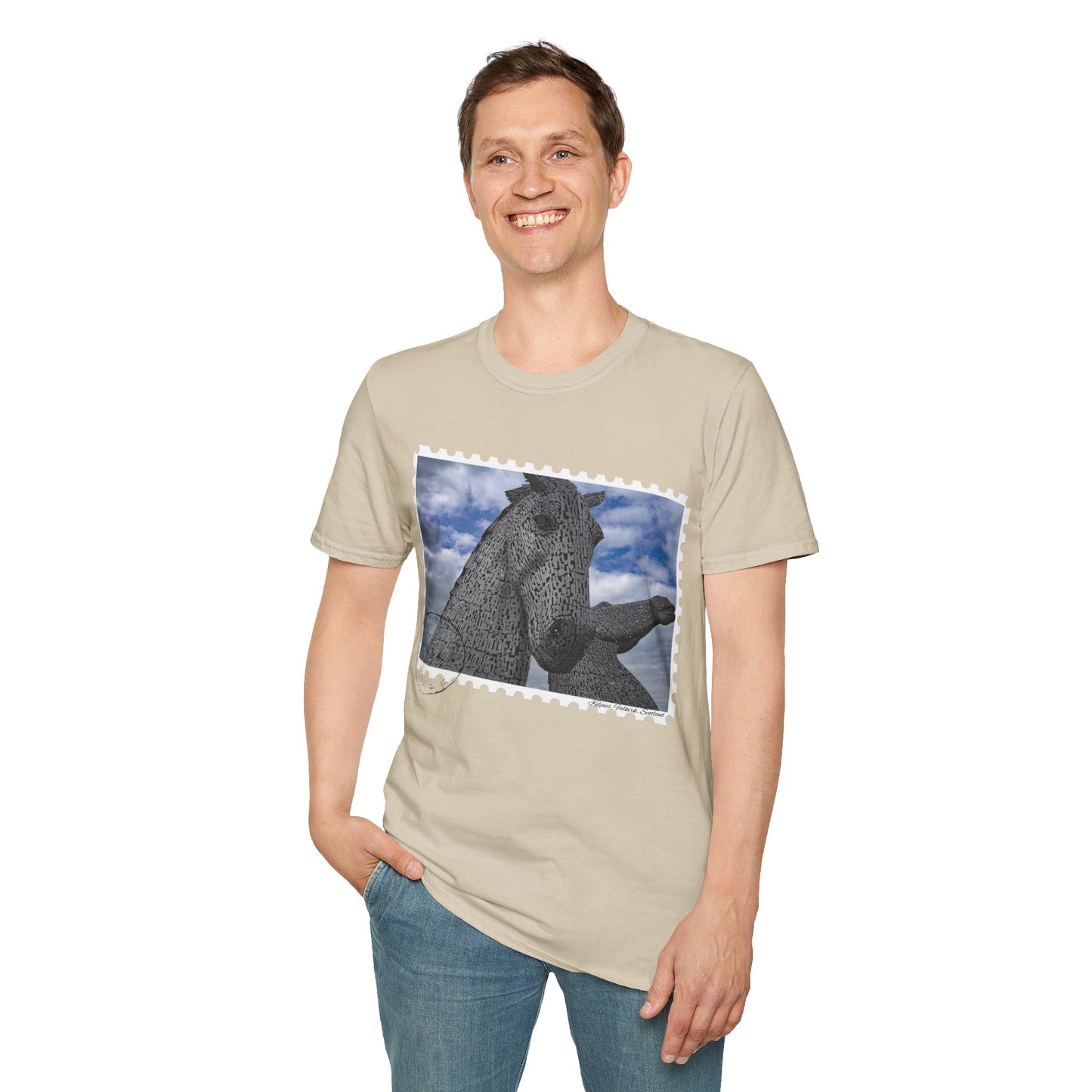 تي شيرت Postcard Kelpies Photo Softstyle، تي شيرت للجنسين، قميص اسكتلندا، ألوان مختلفة