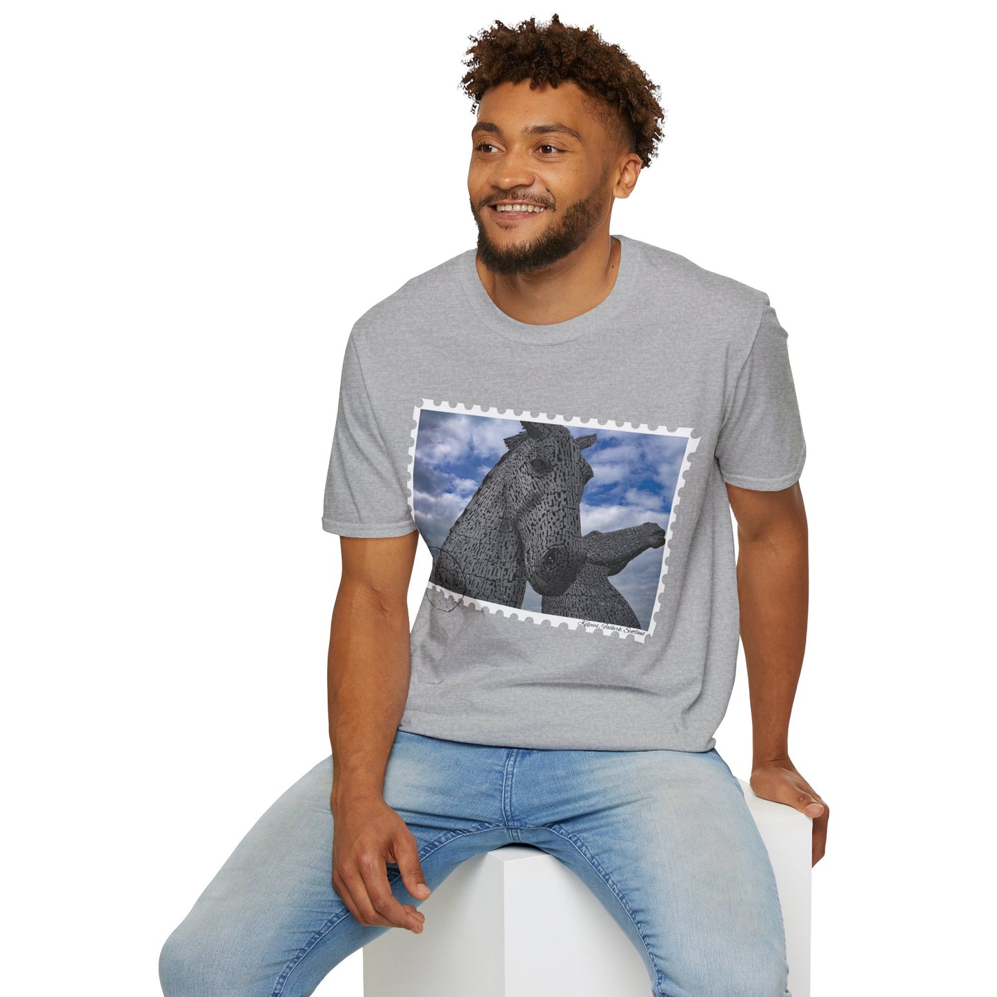 تي شيرت Postcard Kelpies Photo Softstyle، تي شيرت للجنسين، قميص اسكتلندا، ألوان مختلفة
