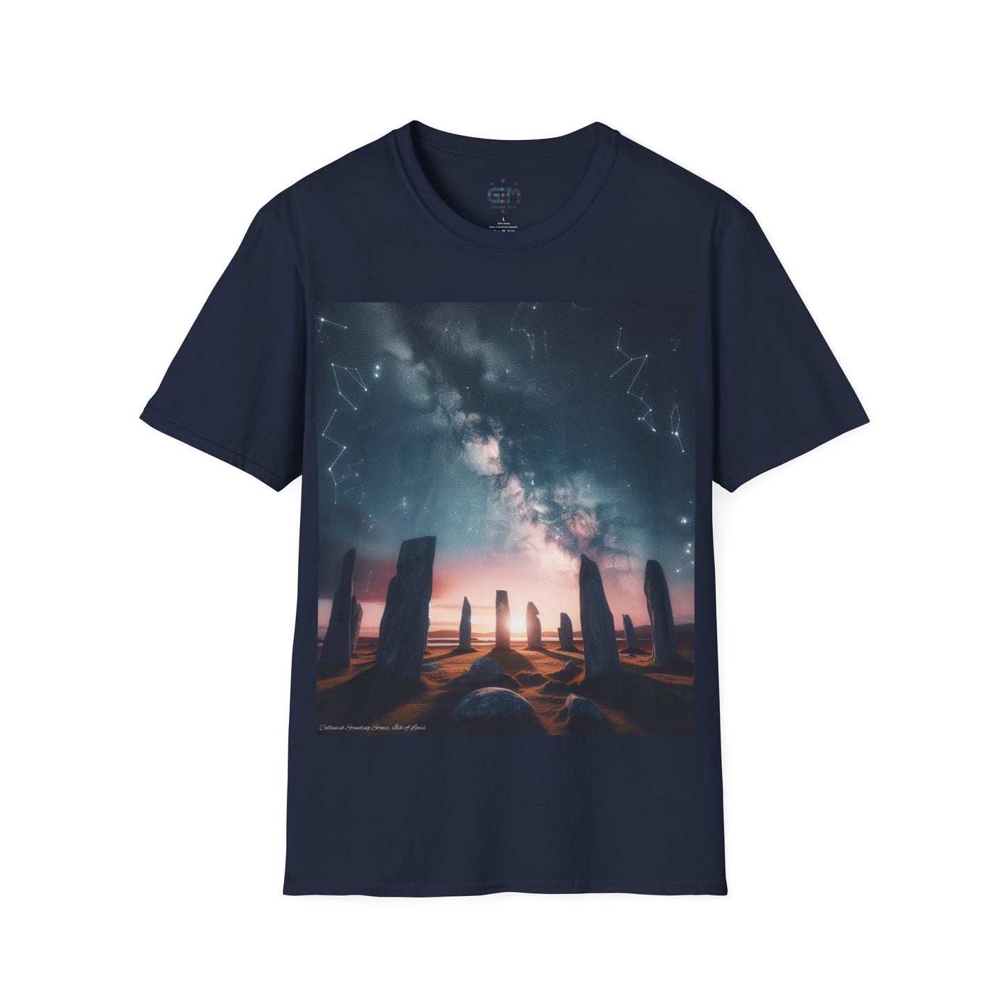تي شيرت Callanish Standing Stones - Isle of Lewis Softstyle، تي شيرت للجنسين، معالم اسكتلندية، ألوان مختلفة