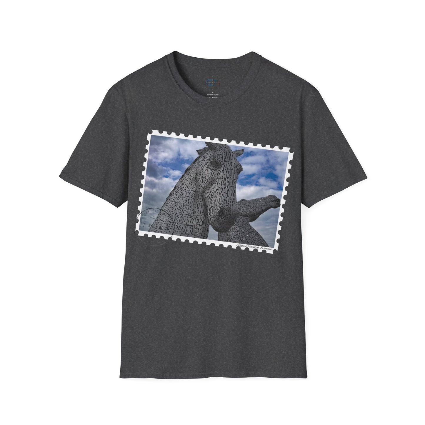 تي شيرت Postcard Kelpies Photo Softstyle، تي شيرت للجنسين، قميص اسكتلندا، ألوان مختلفة