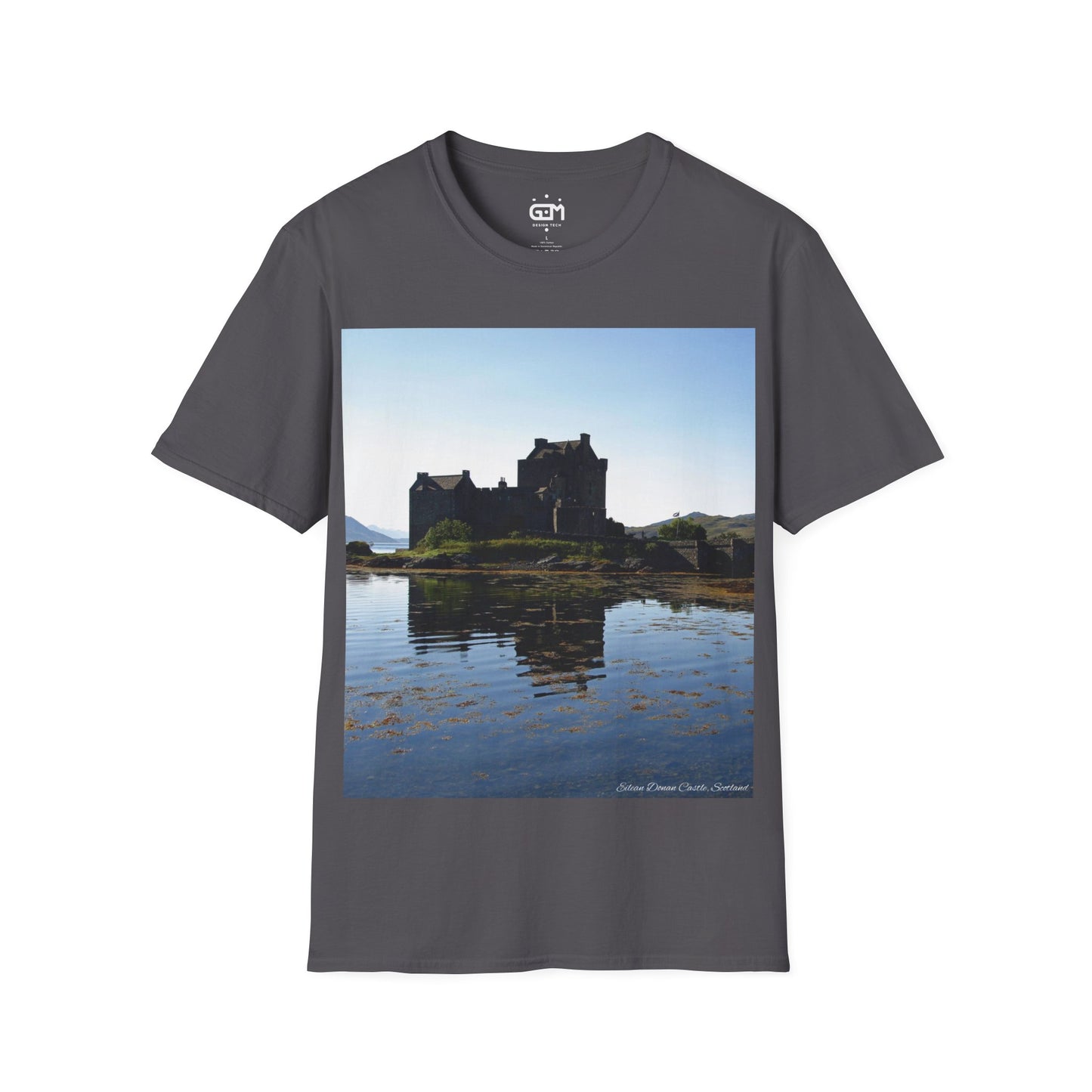 تي شيرت Eilean Donan Castle Photo Softstyle، تي شيرت للجنسين، قميص اسكتلندا، معلم اسكتلندي، طبيعة، مشهد، ألوان مختلفة