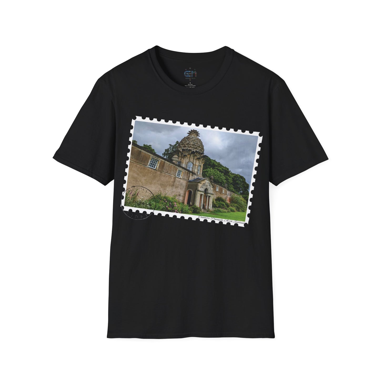 تي شيرت Postcard Dunmore Pineapple Photo Softstyle، تي شيرت للجنسين، قميص اسكتلندا، ألوان مختلفة