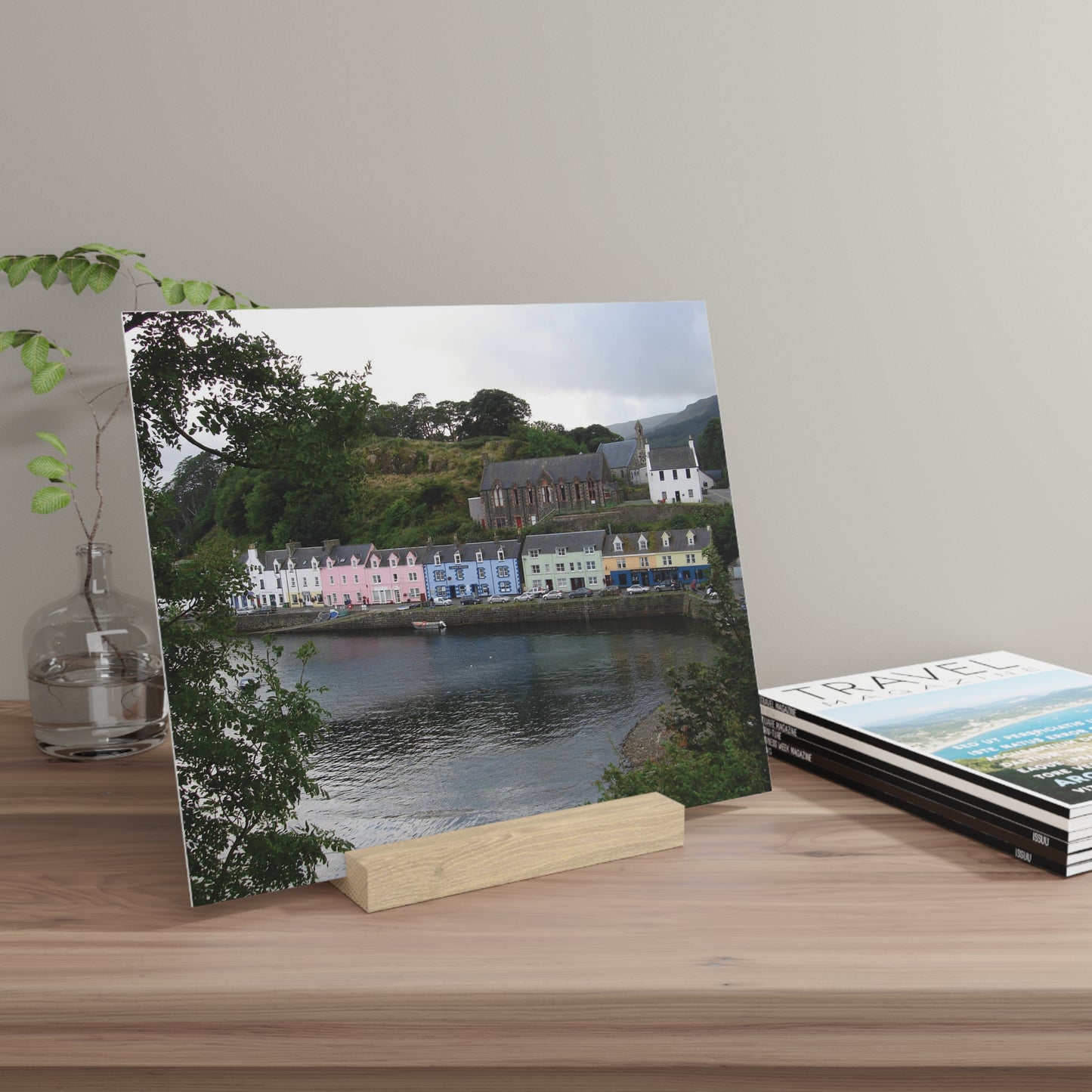 Photo Collection Gallery Stand Portree - Isle of Skye, Oak Picture Stand, Scotland Art, Scenery, Landmarks, Various Sizes